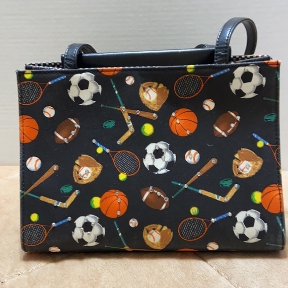 Sports themed handbag - Picture 2 of 10